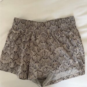 Varley Monochrome Patterned Activewear